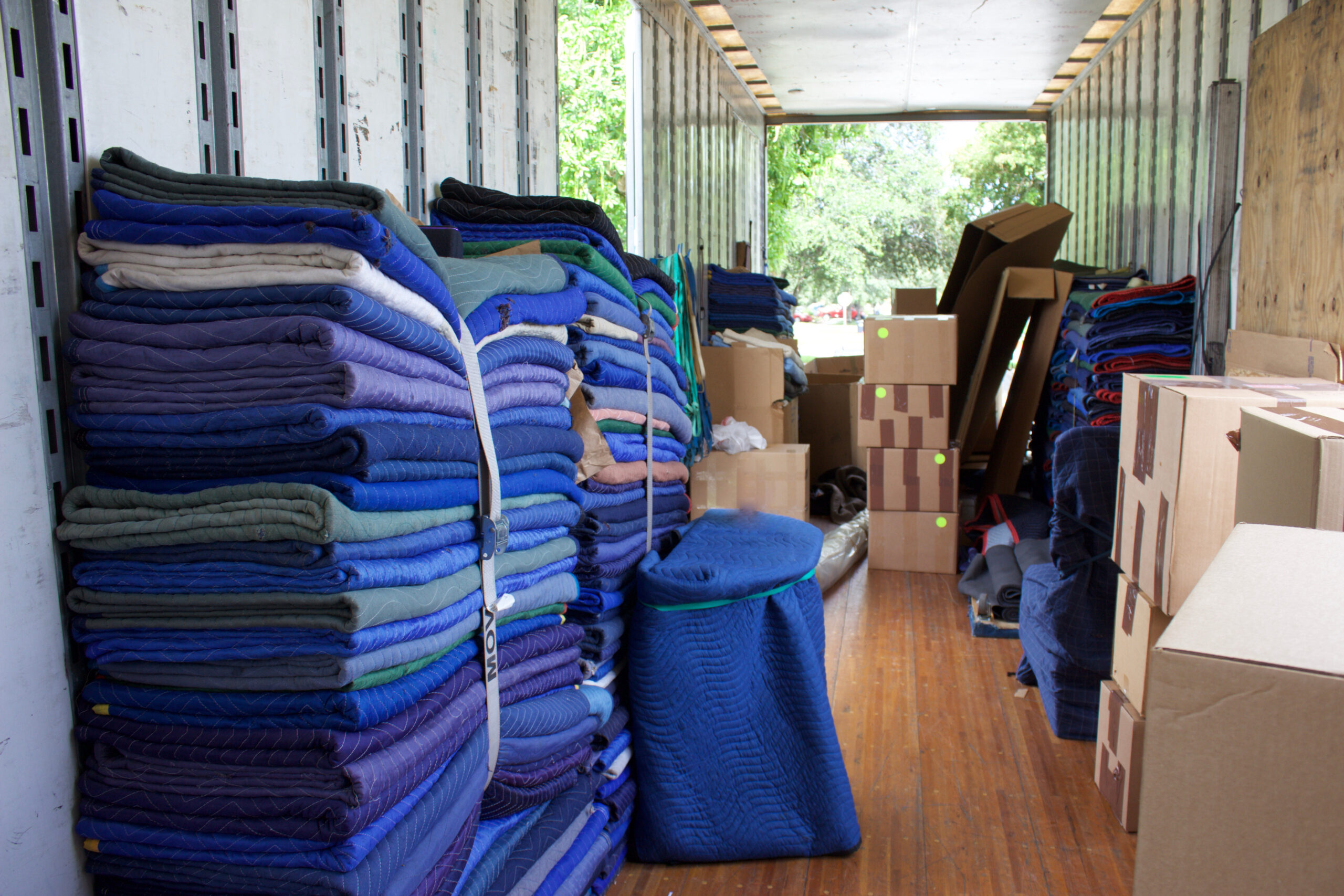 845 Move Now Truck Interior with Moving Blankets